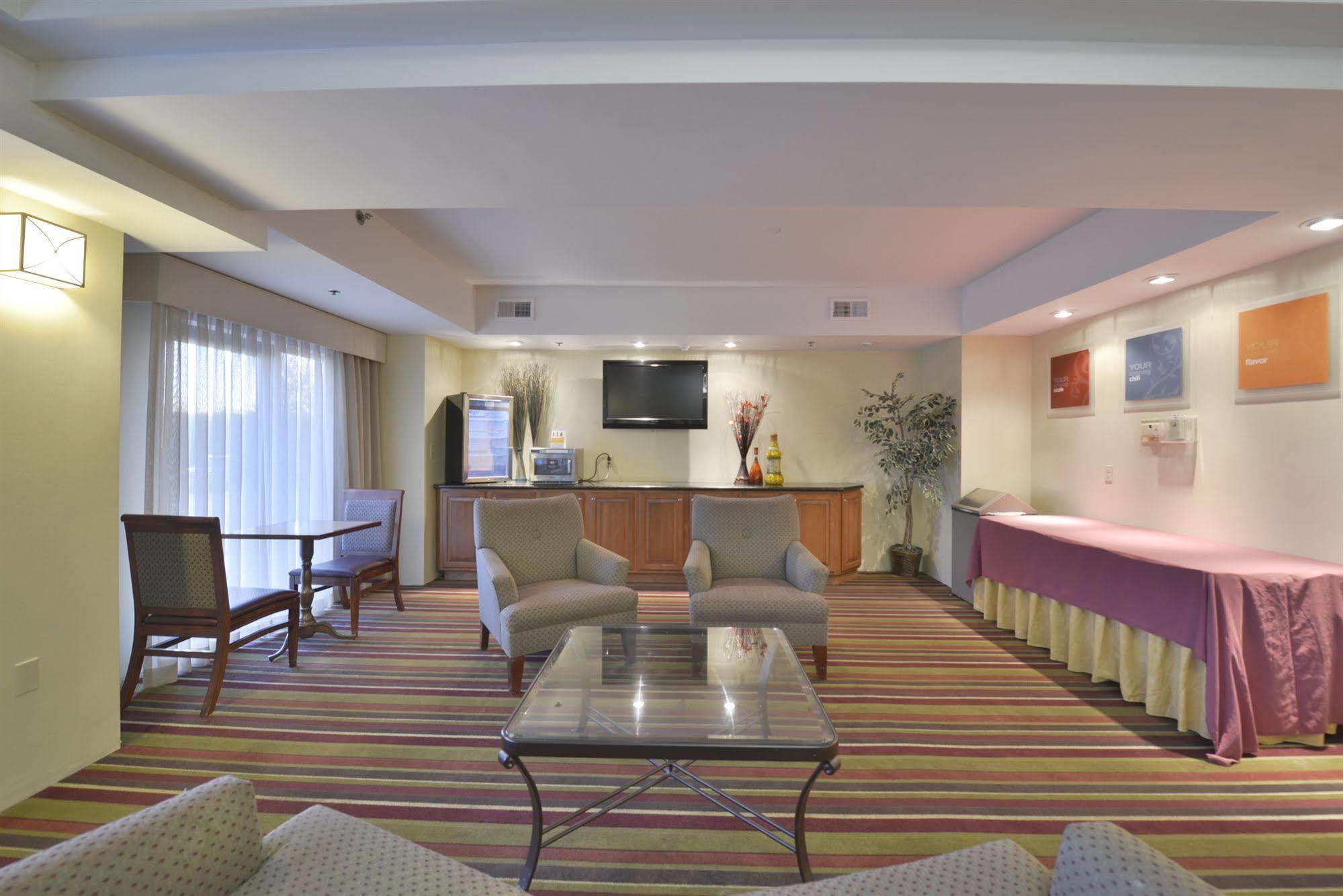 Holiday Inn Express - Lorton By Ihg Экстерьер фото